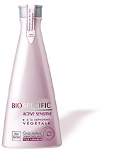 Refreshing Eye Make-Up Remover for Sensitive Eye - Gentle cleansing for sensitive eyes! The Refreshing Eye Make Up Remover gently wipes away all traces of make-up from around your sensitive eyes and eyelids without the need to rub. Its gel texture feels refreshing on the skin. Puts an end to smarting and stinging eyes at the end of the day!