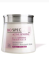 Dermo-Soothing Day Moisturiser - Daily comfort and hydration... Its formula, enriched with hydrating* plant sophorine, soothes and protects your skin all day long. Unpleasant sensation of itching and overheating diminish day after day. You will discover renewed comfort for your sensitive skin.