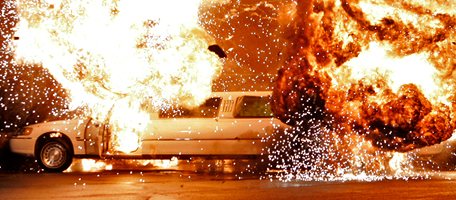 Limo blows up - The scene Mon night as Vince McMahon&#039;s limo goes up in flames with him persumably in it 