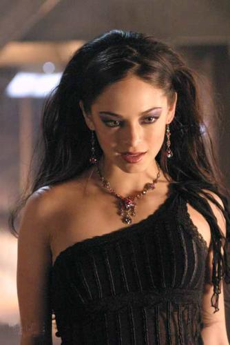 Kristin Kreuk as Lana Possessed by the Witch in Sm - Kristin plays the bad girl parts well.
