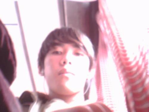 red - I'm n a bus n dis pic2r..