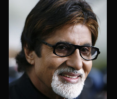 Big B wants a new look  - The Big B has demanded a change in his wardrobe and hairdo, only for his wax dummy at Madame Tussauds