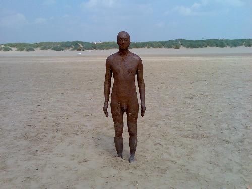 Anthony Gormley statue - crosby beach statues
