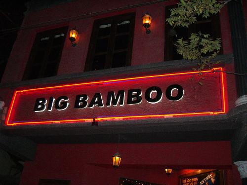 shanghai bar -  Last christmas I went to a bar in Shanghai.