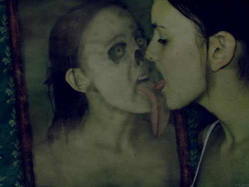 death - a pic wich is scary and equaly disgusting!