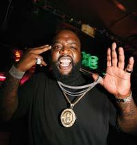 Rick Ross - Rick Ross in the black t keepin in grizzly!
