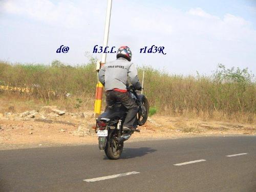 Stunts - Cool wheely on srinagar highway