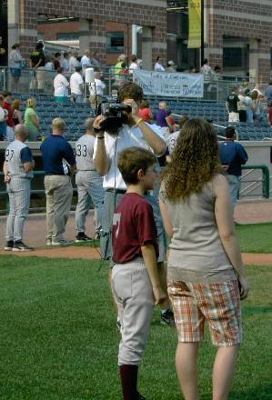 Kurt sings anthem - WV Appalachian power park
Kurt sings National Anthem
Fathers Day 2007 Kurt sings anthem - WV Appalachian power park
Kurt sings National Anthem
Fathers Day 2007