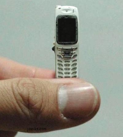 Tiny mobile - This is the tiny mobile in this world have you ever seen it before.