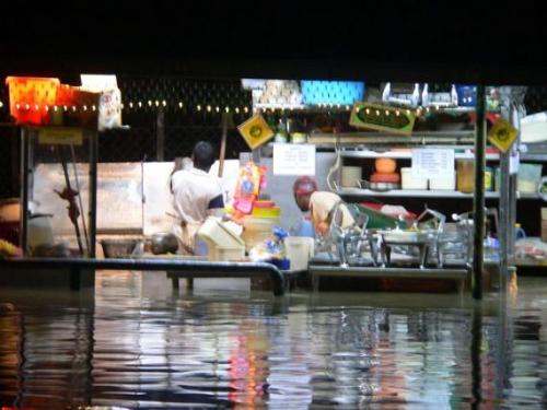 Malaysia on flood watch - The Meteorological Department has issued a Red Stage warning and warned people to brace for emergencies. Heavy rain is expected to hit the east coast states in the peninsula as well as the Klang Valley.   Red Stage denotes heavy monsoon rain, and the warning has gone out to Kelantan, Terengganu, Pahang, Negri Sembilan, Malacca, as well as southern Selangor and Kuala Lumpur.