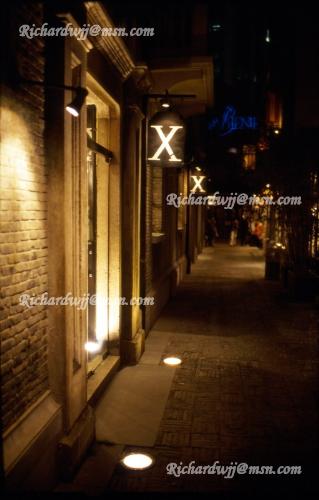 xin tian di -  A Place combines shanghai's past and modern life,paradise for westerners.