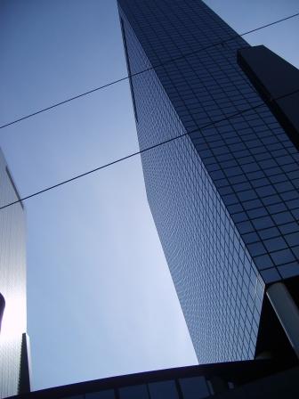 Just a building in Rotterdam - For me it is not about the building. It is the light and the sky behind the building that makes the building beautiful. It is the environment that makes the picture.