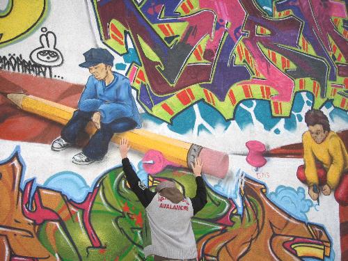 grafitti - i love this picture, my cousin is in it.. a designer and a model:))