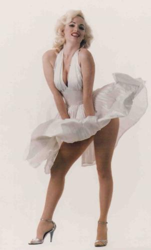Maryline Monroe - White dress
