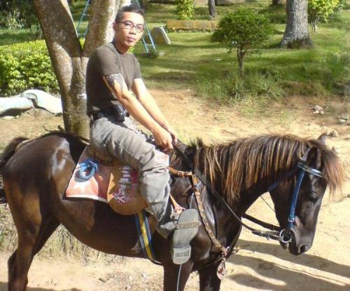 Me & Horse - Riding the Horse Like a Cowboy  LoL!