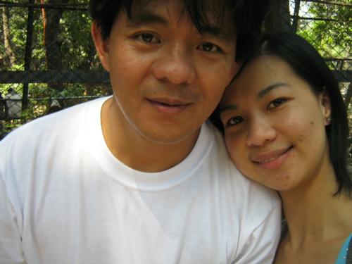 the bf and me - one sample of my loving the camera. This is taken a few months back when my bf and I were touring a close friend of mine in some of the sites here in Manila.