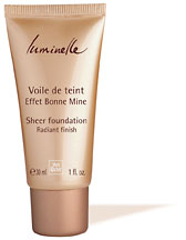 Luminelle Sheer Foundation Radiant Pinky Beige - Treat yourself to an ultra-natural look! Lighter than a classic foundation, it’s super sheer, ultra comfortable and ideal for everyday wear! Light-as-a-feather texture gently glides on the skin and leaves your skin hydrated. with a flawless unified finish. 3 shades for an instant healthy glow: Beige rosé to illuminate fair skin, Beige naturel to enhance medium skin and Beige soleil to accentuate darker complexions.