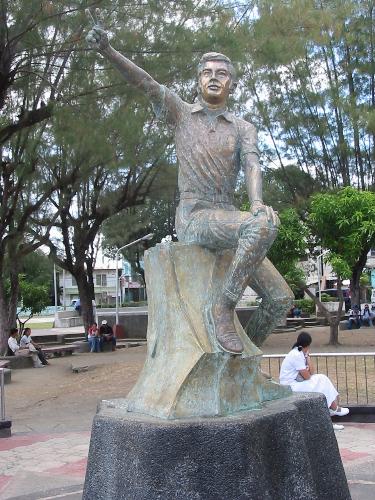 Evelio Javier - Here's the pic of the statue of former Governor Evelio Javier at the public plaza in San Jose, Antique, Philippines. He was killed by assasins during 1986 Snap Elections because of his stance against the Marcos dictatorship. Until, now his death remains in vain because the real mastermind of his death was not punished and moreover his dreams of a progressive and united province of Antique remains to be realized.