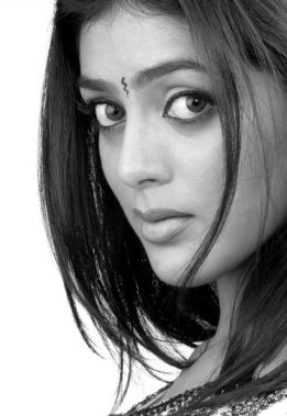 Female Model - She is the best female model in india! she have attracted many people towards with her starring eyes!which is lovable!