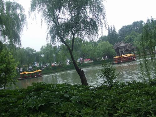 Yangzhou Travel - Beautiful lake....
