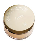 Naturelle Loose powder - This Naturelle Loose powder flawlessly unifies and mattifies your complexion, Its light, sheer finish reveals the radiance of your skin.