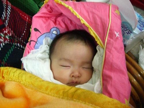 cute baby -  I saw my little niece this spring festival in Zhangjiagang.Isnt she cute?
