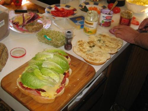 sandwich -  It seems difficult to make sandwich.