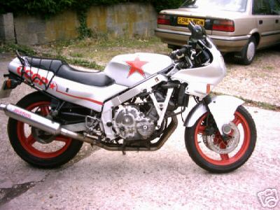 Honda CBR 600 - My old Honda CBR 600, this is the state it was in before I rebuilt and repainted it.