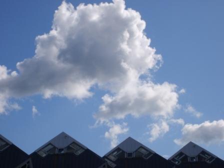 Cubes and Clouds - As you see I am crazy about clouds and Rotterdam. So here they are again.