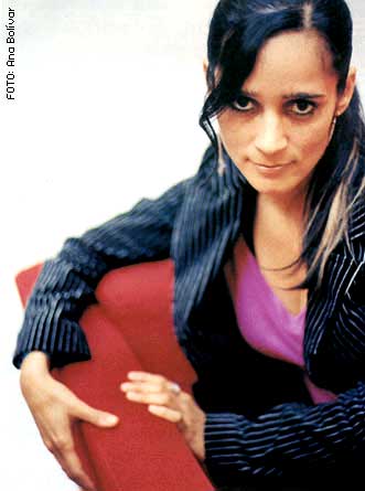 Julieta Venegas - Who&#039;s her American equal? Does she have one?