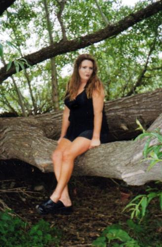 Tina Marie - Tina in a tree!
