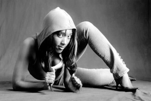 Can you bend like me? - I'll challenge you!