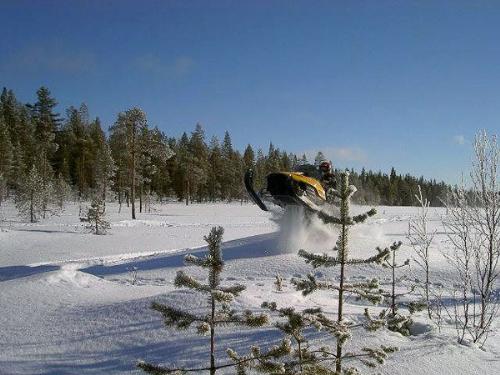 Snowemobil jump - Jumping with a snowemobil