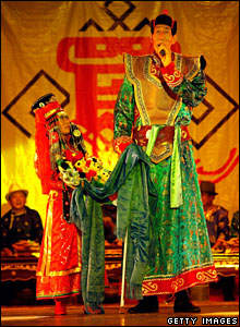 tallest - The world tallest man got married this year