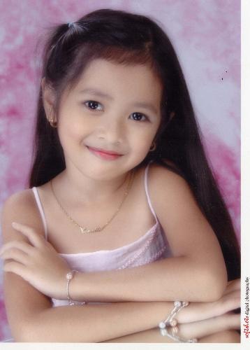 Genette my 'kikay' daughter - We used this photo for the munting mutya ng baliuag 2006.