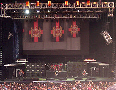 slayer - slayer--live in concert @ ozzfest..one of their finest shows till date.!!\m/