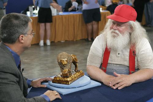 hottie at the roadshow - antiques roadshow