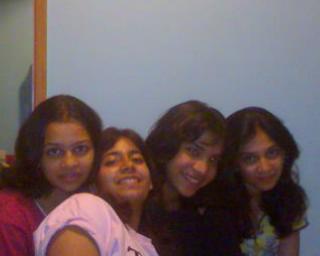 friends - frens n me at my sleep over