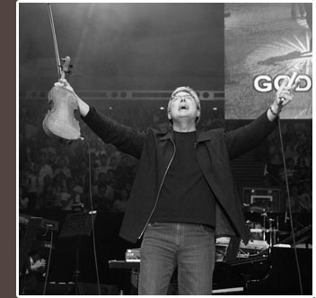 Don Moen Photo - Don Moen is one of the greatest Christian worshipers