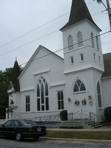 Church - Here is one of many churches that we saw while touring Beaufort. This is one of four that surrounds a burying ground for civil war soldiers.