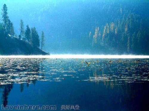 sea - a broad sea near a montain