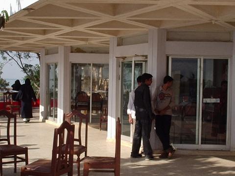 resort! - thts wot we call a resort!!!!