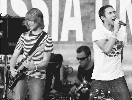 Maroon 5 - Maroon 5's Adam levine on the Stage