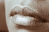Closed mouth person - Saying less is sometimes better