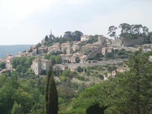 France - Bonnieux on approach, Provance