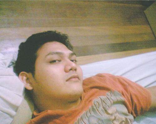 me myself - Im sleepy here, need a to sleep.