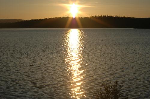 The sunrise - The sun is going upp ower the lake at 2.55 in the morning.