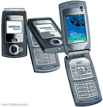 Nokia N71 - General Network UTMS/GSM900/GSM1800  Announced 2005,4Q  Status Available Size weight 139g Memory Phonebook Yes  Callrecords Yes  Cardslots mini SD(up to 2GB)128MB Card  included Data gprs class 10  3G Yes  WLAN No  Bluetooth Yes V1 .2