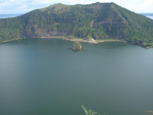 Another view.. - Another angle view of the crater, the volcano maybe the smallest but it's definitely larger than expected!;)