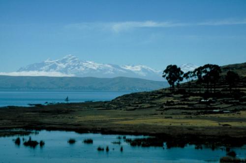 Lago Titicaca - Lake Titicaca, on the border of Peru and Bolivia.
